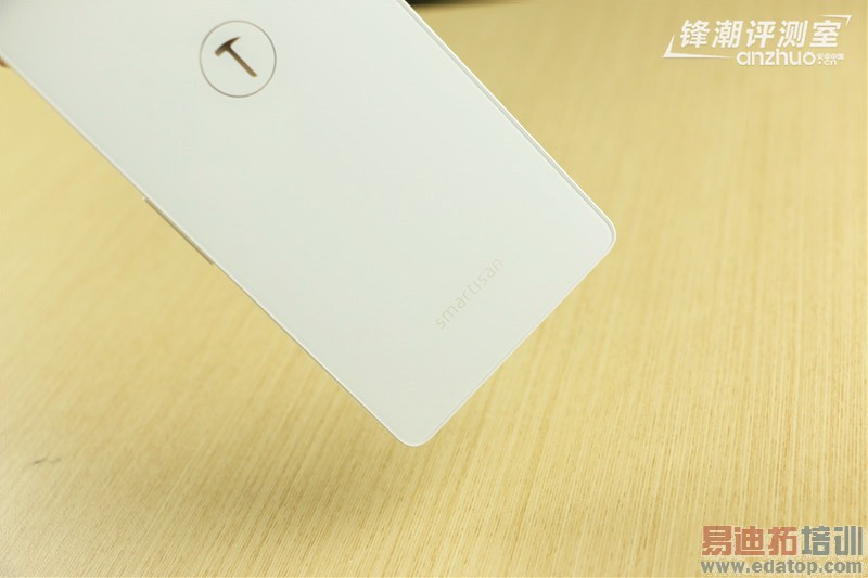 �����ֻ�Smartisan T1��ɫ���������飺�Ҽ�����������ɫ�ֻ�