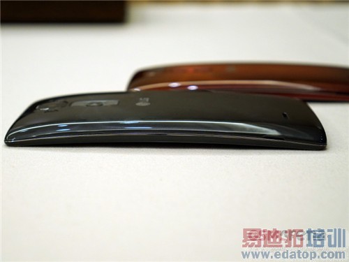 LG G Flex2�������飺����С��5������810 �ܷ־�������MX4