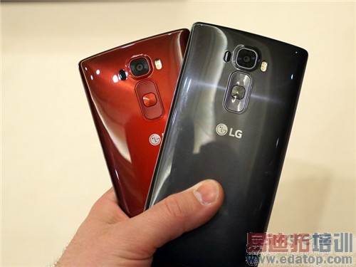LG G Flex2上手体验:抢先小米5搭骁龙810 跑分惊爆魅族MX4