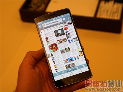 LG G Flex2�������飺����С��5������810 �ܷ־�������MX4