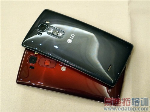 LG G Flex2上手体验:抢先小米5搭骁龙810 跑分惊爆魅族MX4