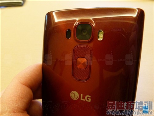 LG G Flex2�������飺����С��5������810 �ܷ־�������MX4