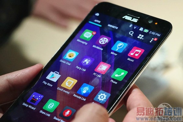 2015 CES��Ʒ���ܣ�LG�»�������810 ��˶˫������