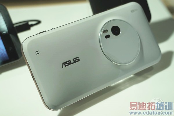 2015 CES��Ʒ���ܣ�LG�»�������810 ��˶˫������