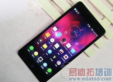 魅蓝Note对比中兴V5 max详细评测:千元新标杆 红米Note江山不保?