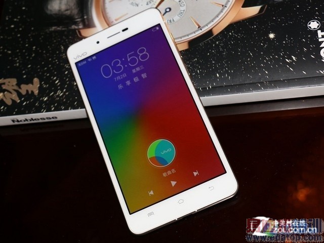 荣耀6 Plus 魅族MX4 Pro领衔!惊人的年底手机最强阵容盘点!【附图】