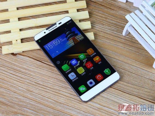 荣耀6 Plus 魅族MX4 Pro领衔!惊人的年底手机最强阵容盘点!【附图】