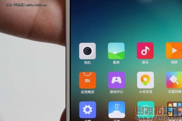 双面玻璃+2299元起 小米Note真机试玩