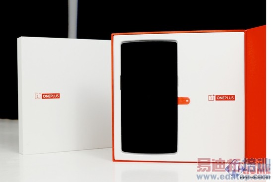 一加手机联通版360度评测:工艺优质、外观优雅、设计考究