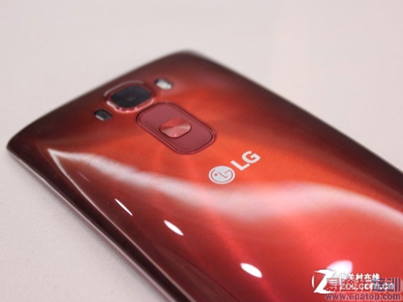 ��ΪMate7��Ҫƴ�ˣ�����810�ж�ǿ��4GB�ڴ��ж��ͣ�����ͼ��