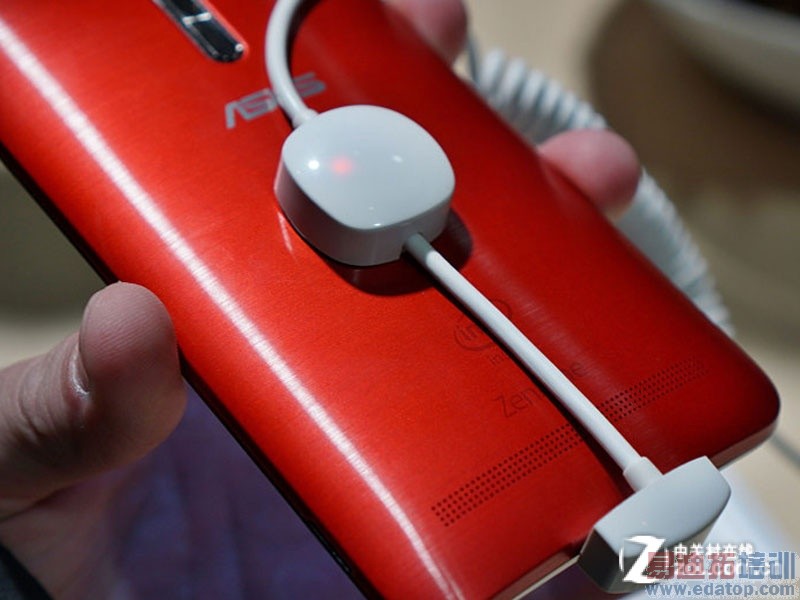 ��ΪMate7��Ҫƴ�ˣ�����810�ж�ǿ��4GB�ڴ��ж��ͣ�����ͼ��