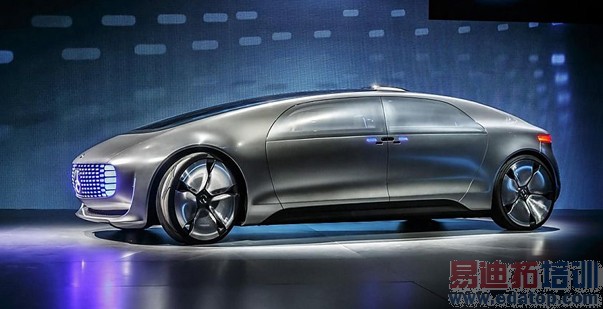 ����F 015 Luxury in Motion