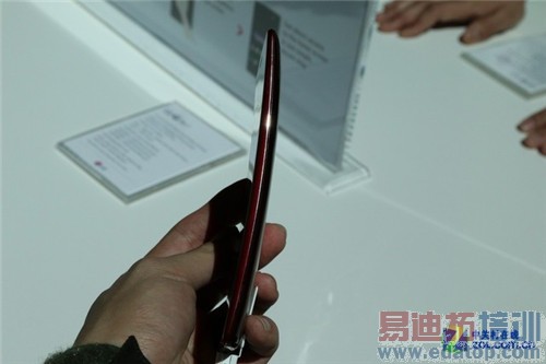 LG G Flex 2����������+ͼ�ͣ���ͨ����810о�걬��ҫ6 Plus/����MX4 Pro