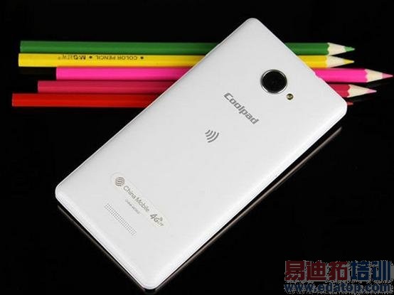 4G�ֻ�2015Ⱥħ���裺��ҫ�»�399��HTC����600Ҫƴ������������