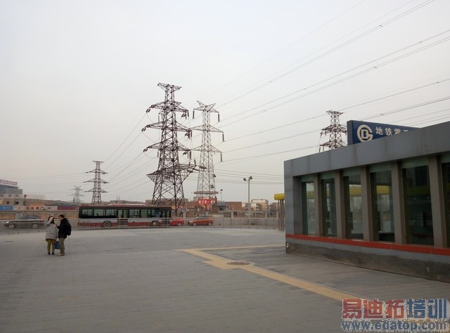 5英寸屏四核仅699元 魅蓝手机全面评测