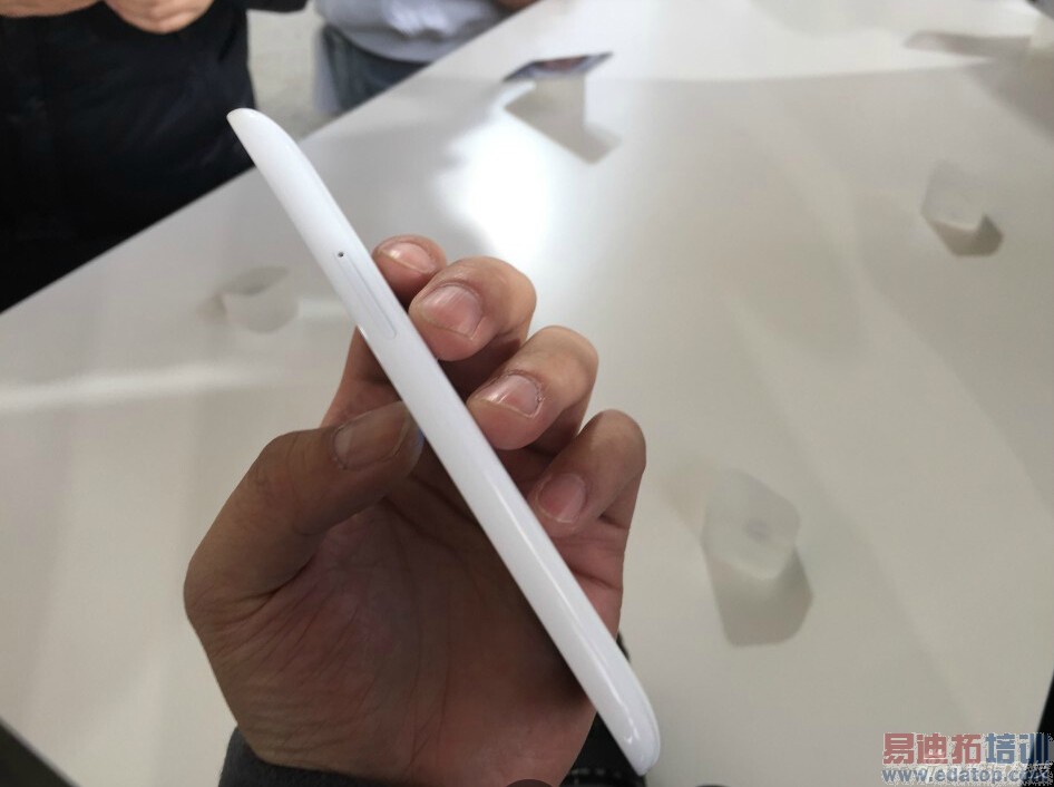 5��699Ԫ�����»�8G����Ϣ���� ���ֳ����ʵ�ĸ���ͼ��