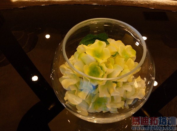 699��λ����5���������������� ����2���Ƕ���