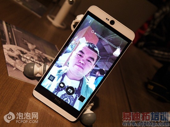 主打简约设计!HTC Deisre826上手图赏
