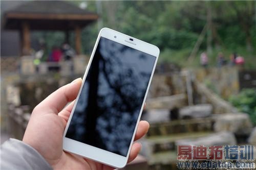 ��ҫ6 Plus������ ��ˮս�����˹˭���滪Ϊ��