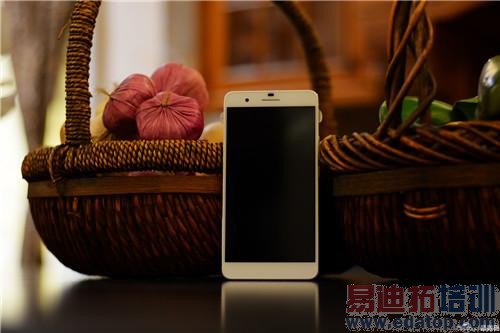 ��Ϊ��ҫ6 Plus���ʹ�ñ��棺Moto X/С��Note̫�ۣ�