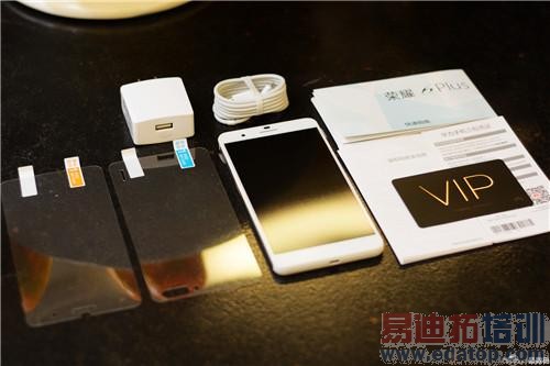 ��Ϊ��ҫ6 Plus���ʹ�ñ��棺Moto X/С��Note̫�ۣ�