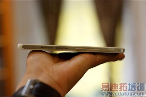 ��Ϊ��ҫ6 Plus���ʹ�ñ��棺Moto X/С��Note̫�ۣ�