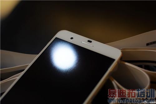 ��Ϊ��ҫ6 Plus���ʹ�ñ��棺Moto X/С��Note̫�ۣ�