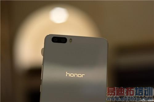 ��Ϊ��ҫ6 Plus���ʹ�ñ��棺Moto X/С��Note̫�ۣ�