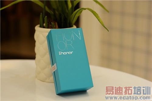 ��Ϊ��ҫ6 Plus���ʹ�ñ��棺Moto X/С��Note̫�ۣ�