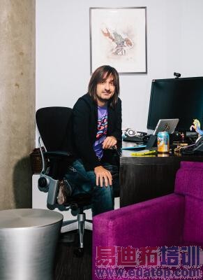 ΢��ȫϢ�۾�HoloLens���أ����¶���ɴ�����