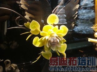 С��note vs С��4��ϸ�Ա����⣺ֻ��300��˭�����Լ۱�֮����