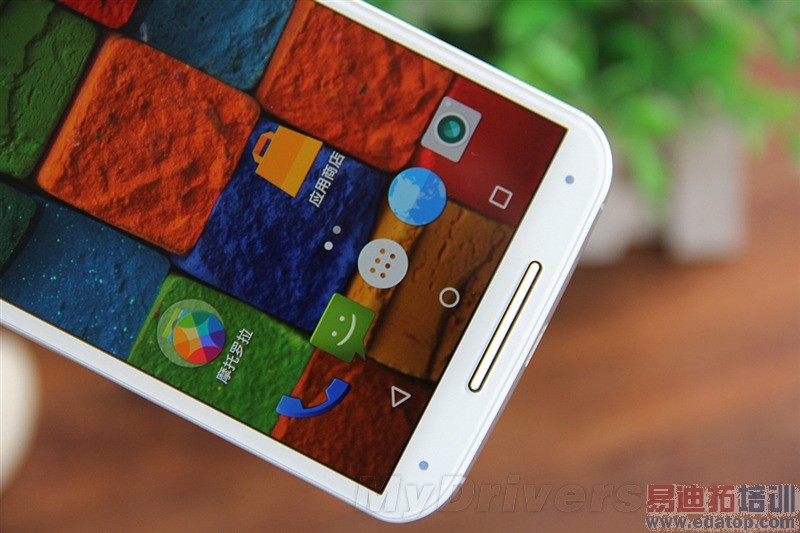 ��Moto X�л������⣺�Լ۱ȶ��Ǹ���