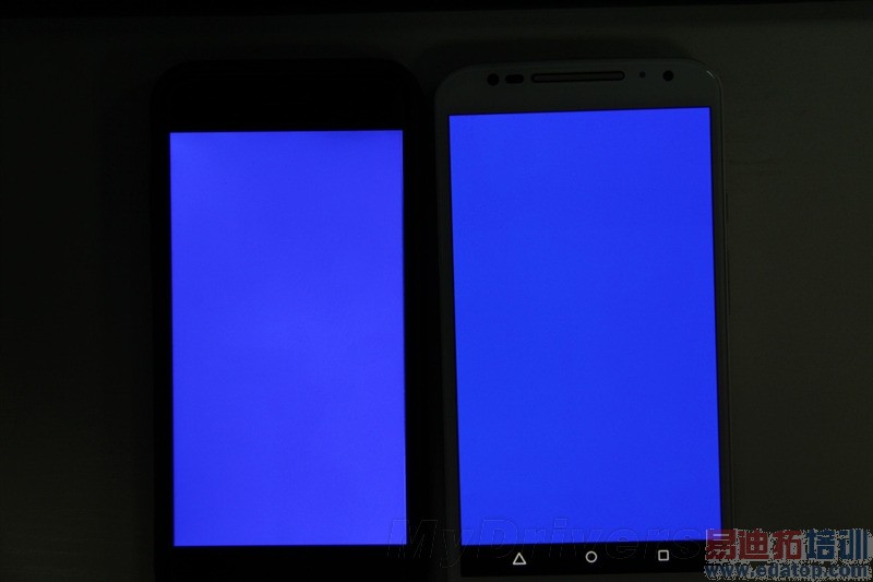 ��Moto X�л������⣺�Լ۱ȶ��Ǹ���