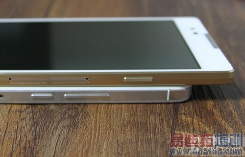 �Լ۱��ļ�ǿ�� ����X7�Ա���ҫ6 Plus��3��ͼ