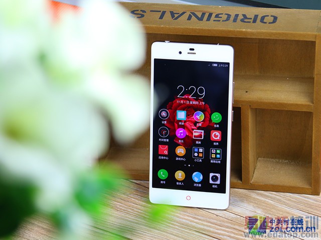 �ֻ���Ӱ����ǿ��! nubia Z9 Max�ײ� 