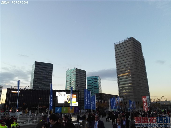 超窄边跨界平板手机 荣耀X2体验评测