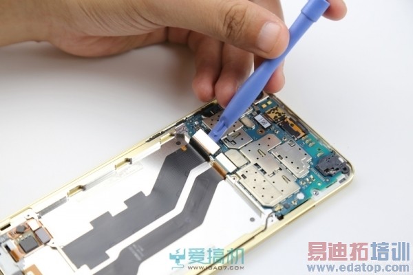 С��Note�����vs��ΪP8�������Աȣ�����935����810����PK