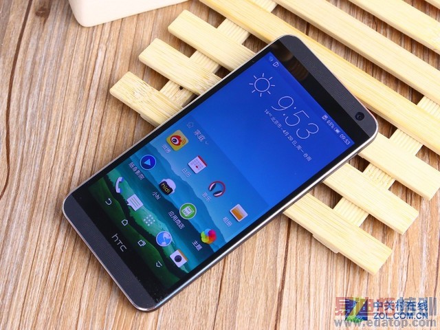 ��Ȼ����ʱ������ HTC One E9+ȫ������ 