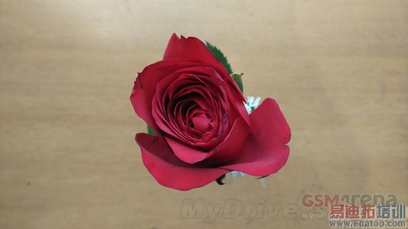 С��4i�������⣺���뻪ΪP8������������