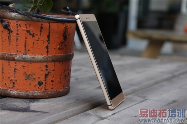 ��ΪP8���ͼ��+�������⣺����930��խ�߿� С��Noteɵ�ۣ�