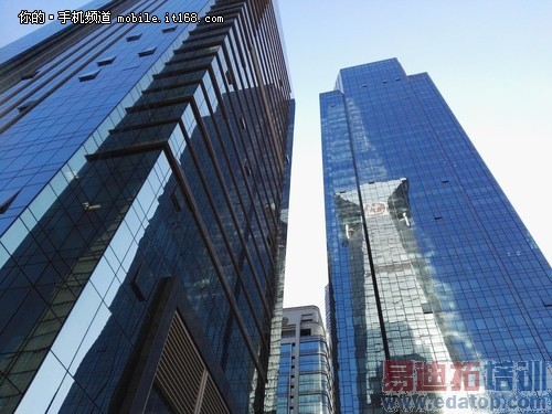 1300������RGBW�й����Ч����Σ�