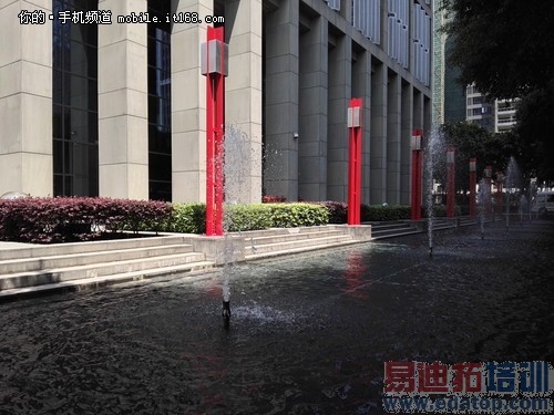 1300������RGBW�й����Ч����Σ�