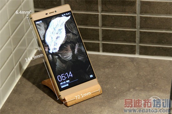 ��ΪP8/�����ֻ�����Աȣ�����935��������810��������helio X10