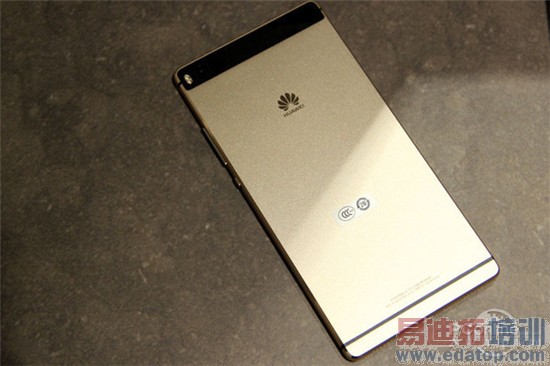 ��ΪP8/�����ֻ�����Աȣ�����935��������810��������helio X10