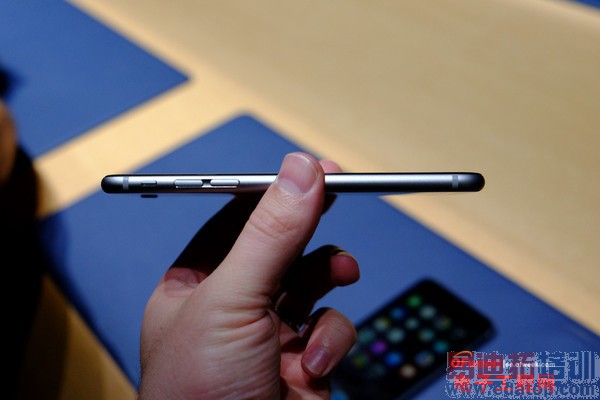 �Ա����⣺iPhone6����С��4����MX4 ˭����������