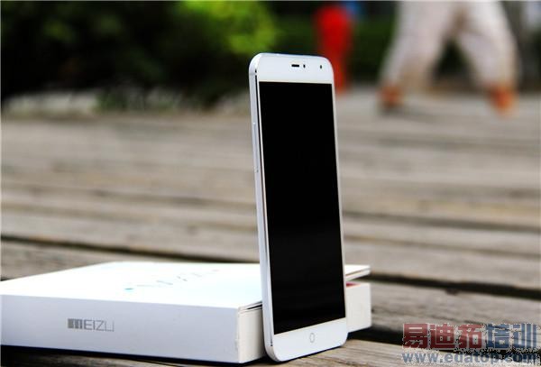 白色魅族MX4深度评测:极致体验助力MX4 Pro叫板华为Mate7/小米4