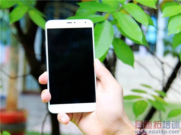 白色魅族MX4深度评测:极致体验助力MX4 Pro叫板华为Mate7/小米4