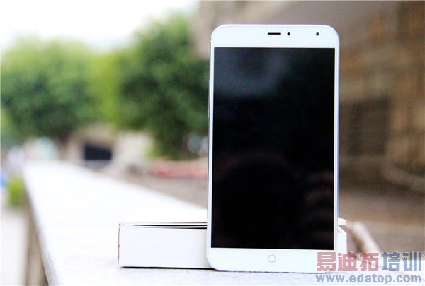 白色魅族MX4深度评测:极致体验助力MX4 Pro叫板华为Mate7/小米4