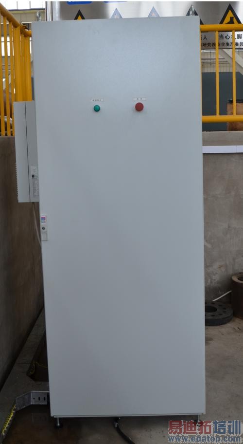 现场主控制柜实拍图片