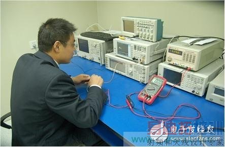 һ��������Ƶ����ʦ�ر���4���ܣ�